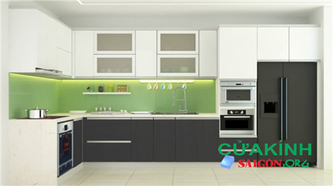 Kính màu ốp bếp nhà ở quận 6