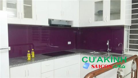 Kính màu ốp bếp huyện Hốc Môn