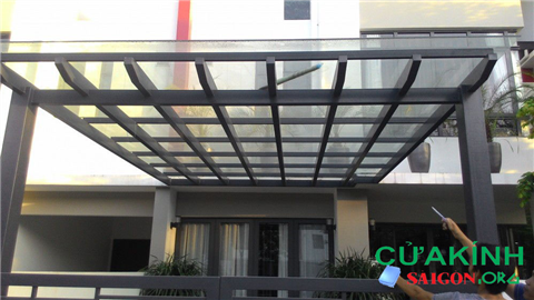 Thi công mái kính cường lực tại hcm