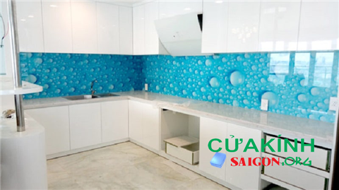 Thi công kính màu nhà ở Quận 12