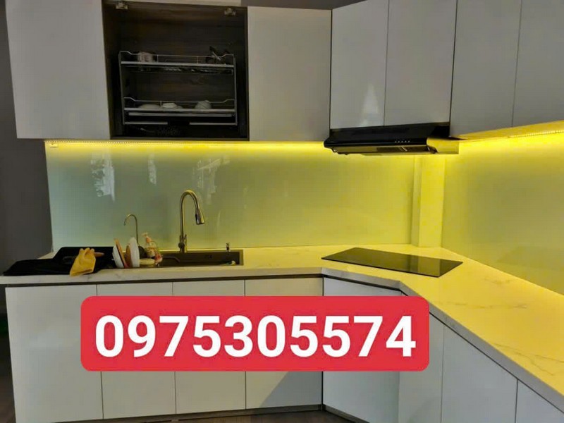 Kính Bếp Sơn Màu Chịu Nhiệt Quận 8 TP.HCM – Đẹp, Bền, Giá Tốt