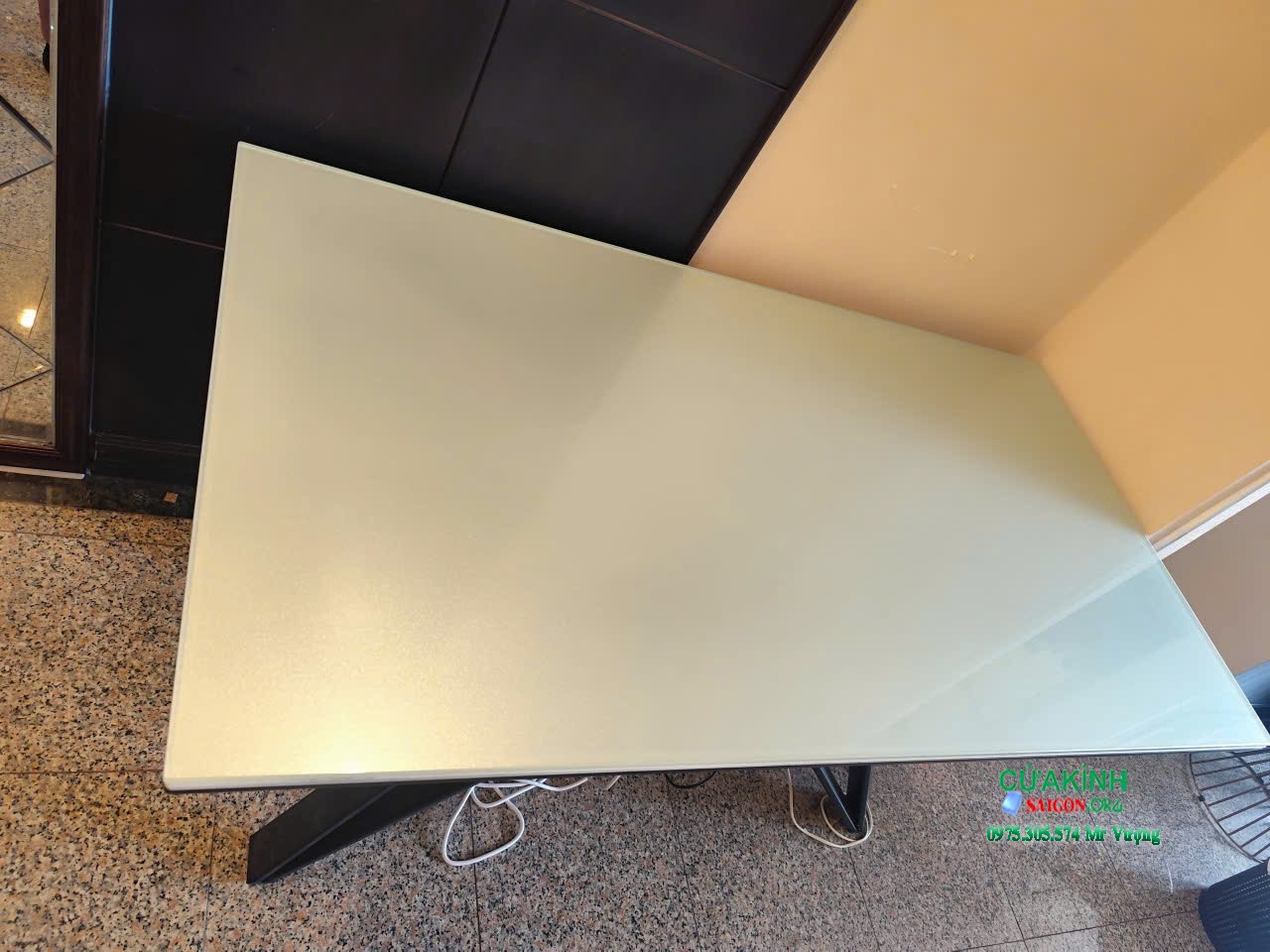 Cắt Kính Cường Lực Bàn Ăn, Bàn Trang Điểm TPHCM - Giải Pháp Bảo Vệ Nội Thất #TOP1